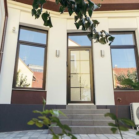 Апартаменты The Middle House Сату-Маре Экстерьер фото
