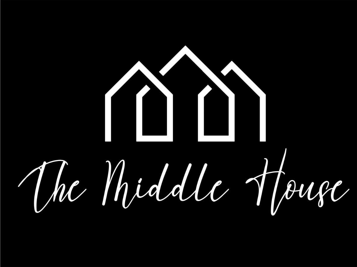 Апартаменты The Middle House Сату-Маре Экстерьер фото